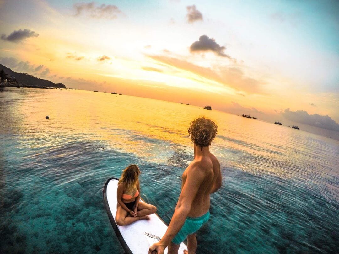 thailand koh tao to do sairee beach sunset paddleboarding