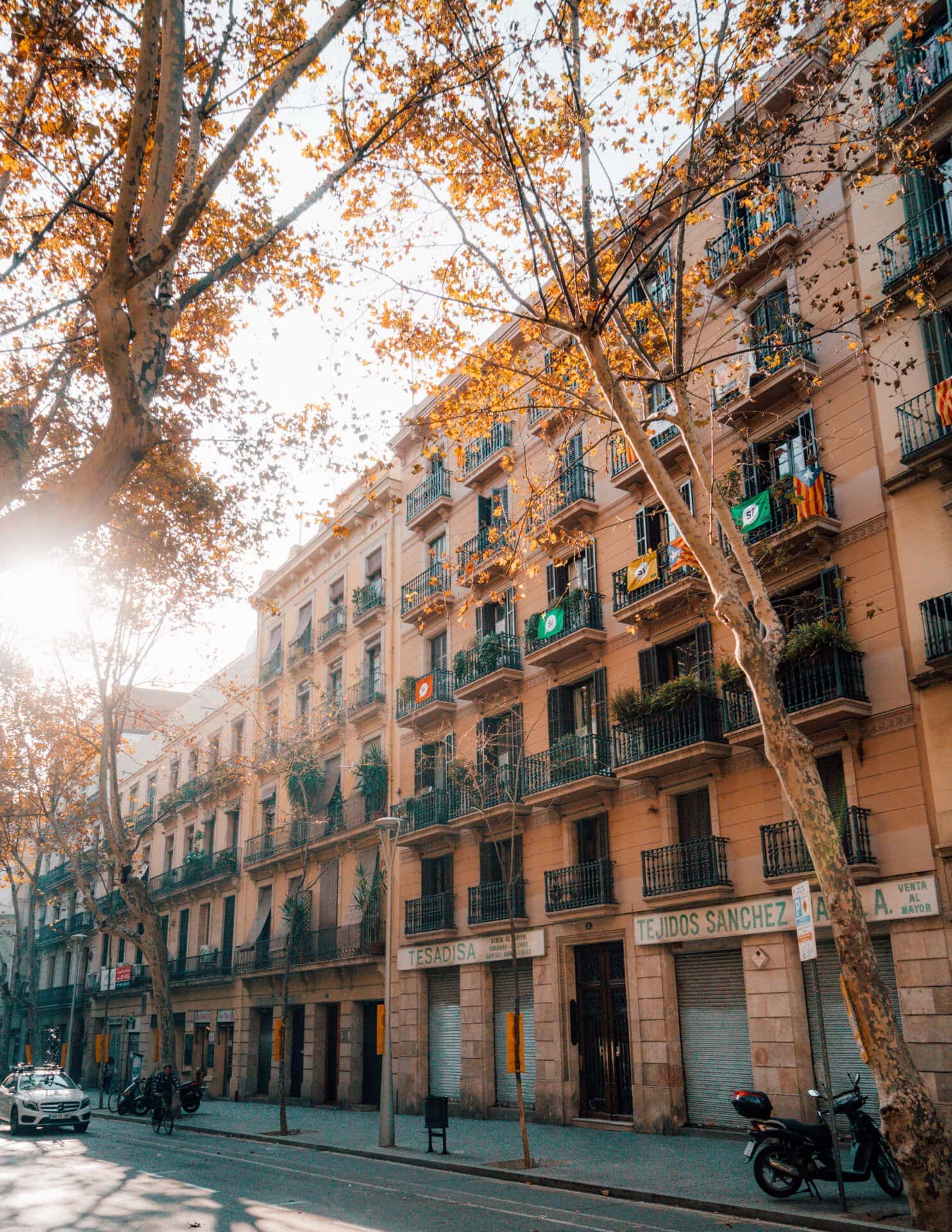 BARCELONA CITY TRIP - How to spend in Barcelona city trip guide