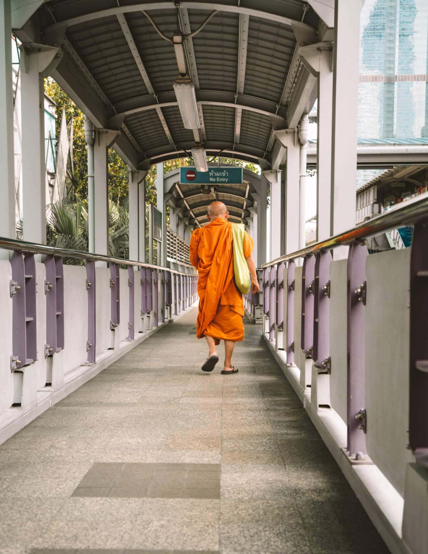 things to do bangkok monk