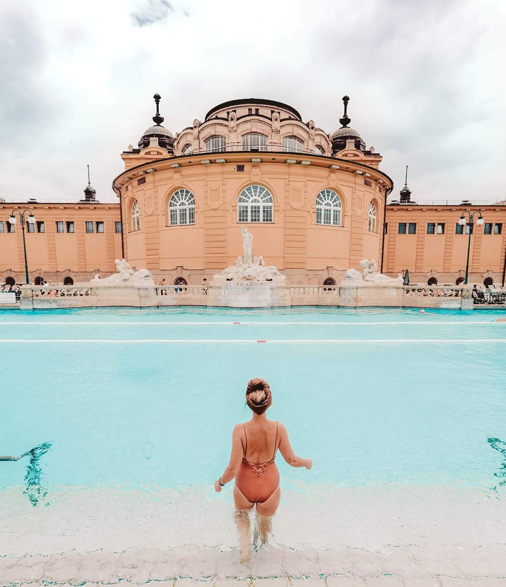 things to do budapest Thermal Bath